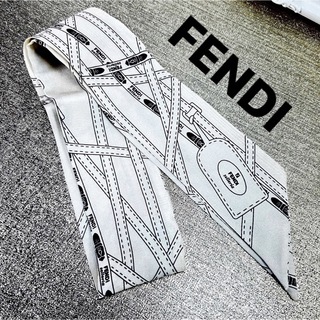 FENDI - 美品　フェンディ　FENDI  ラッピー　セレリア柄　リボンスカーフ