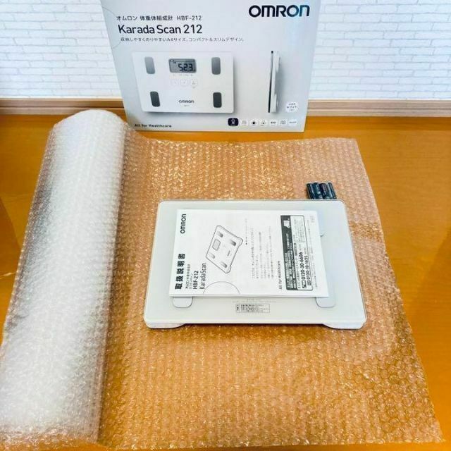 OMRON(オムロン)のオムロン　体重計　体重体組成計　OMRON HBF-212　ホワイト スマホ/家電/カメラの美容/健康(体重計/体脂肪計)の商品写真