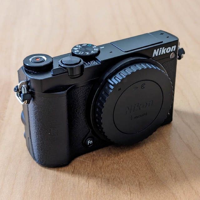 ニコン Nikon 1 J5 ブラック 2