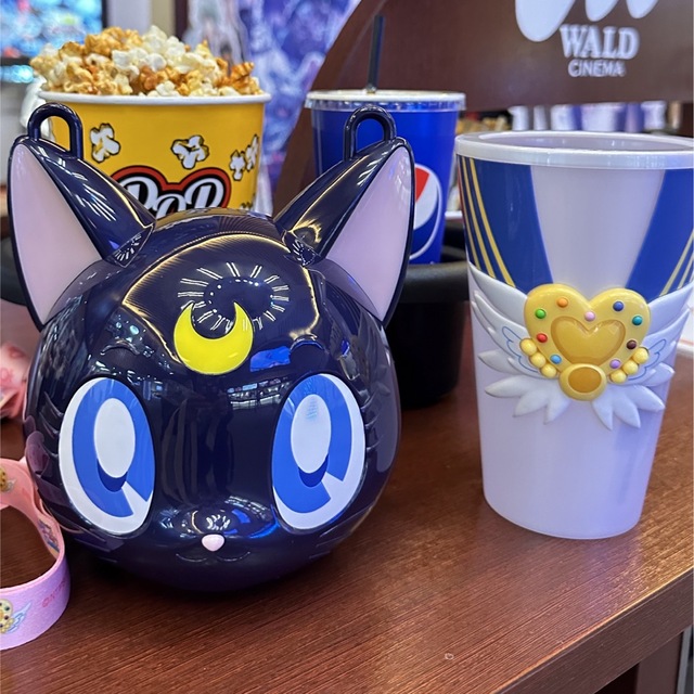 セーラームーン　ドリンクカップホルダー　2個セット