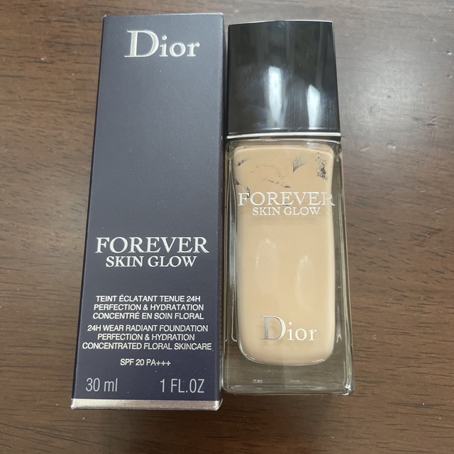 Dior(ディオール)のディオールスキン フォーエヴァー フルイド グロウ コスメ/美容のベースメイク/化粧品(ファンデーション)の商品写真