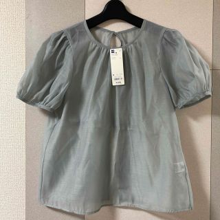 ジーユー(GU)のシアーバックリボンブラウス　半袖　61 BLUE 新品　タグ付き(シャツ/ブラウス(半袖/袖なし))