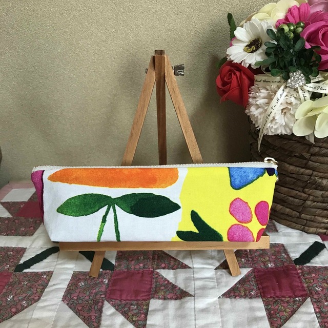 marimekko(マリメッコ)の【廃盤稀少】マリメッコ  生地　ハンドメイド　ケサトリ　レッド　ペンケース ハンドメイドの生活雑貨(雑貨)の商品写真