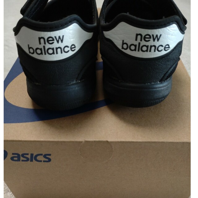 New Balance(ニューバランス)のnew balanceニューバランス サンダルスリッポンメッシュ 21.5 黒 キッズ/ベビー/マタニティのキッズ靴/シューズ(15cm~)(スニーカー)の商品写真