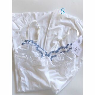 シモーヌペレール(Simone Perele)のS★Simone Perele　シモーヌ ペレール　海外高級下着　スリップ白(アンダーシャツ/防寒インナー)