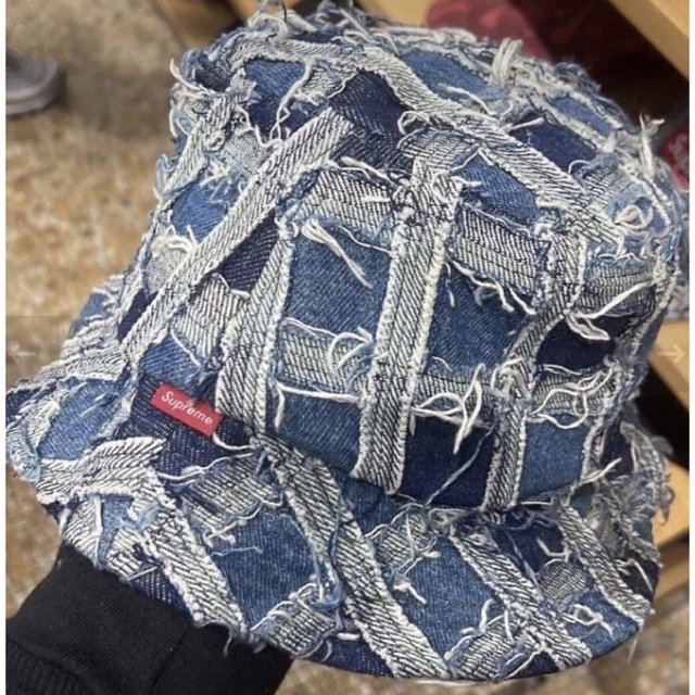 Supreme(シュプリーム)のSupreme  Frayed Patchwork Denim Crusher メンズの帽子(ハット)の商品写真