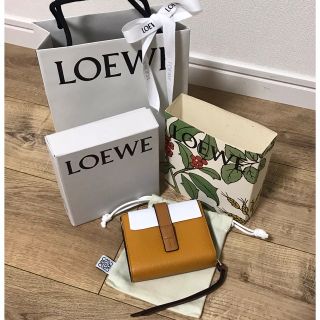 ロエベ(LOEWE)のLOEWE ロエベ  2つ折り　コンパクトウォレット(財布)