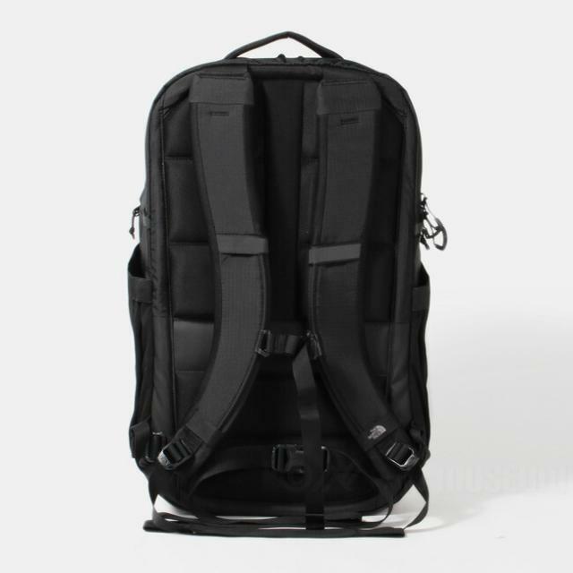 THE NORTH FACE ノースフェイス リュック SURGE BACKPACK 52SG【MINERAL GOLD-TNF BLACK】