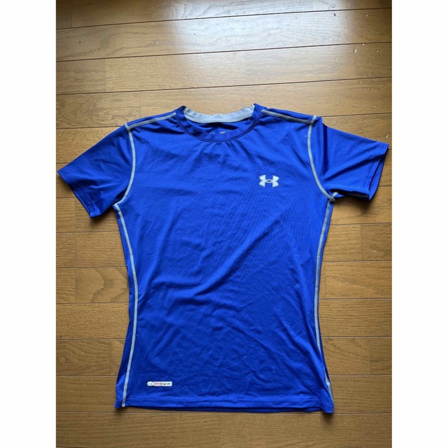 UNDER ARMOUR(アンダーアーマー)のアンダーアーマー　heatgear Tシャツ スポーツ/アウトドアのサッカー/フットサル(ウェア)の商品写真