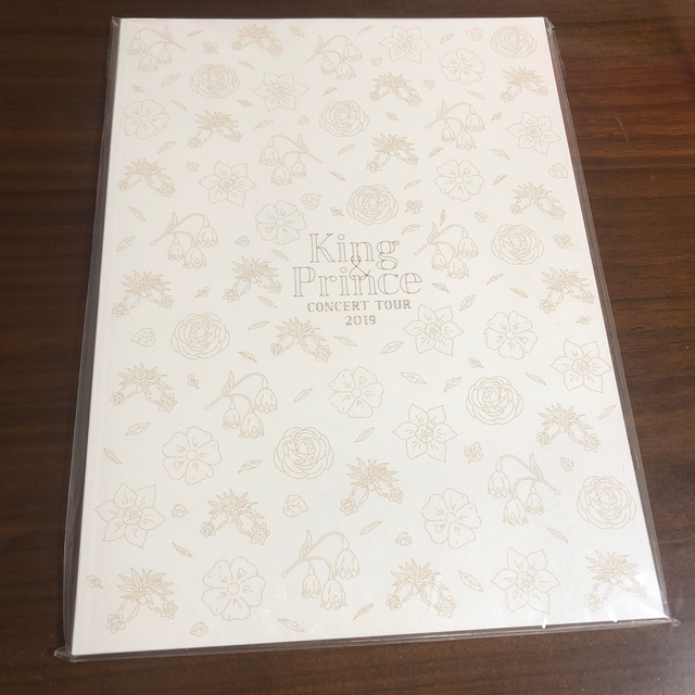 King & Prince(キングアンドプリンス)のKing&Prince パンフレット エンタメ/ホビーのタレントグッズ(アイドルグッズ)の商品写真