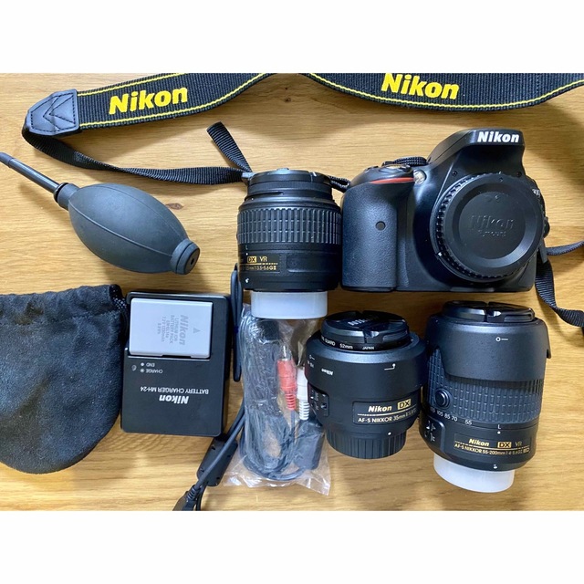 Nikon D5600ダブルズームキット&単焦点35mm f1.8G セット