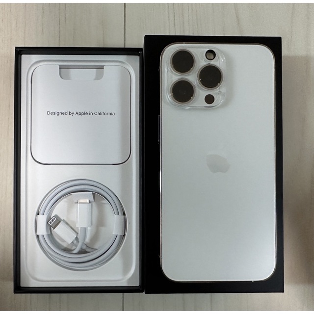 iPhone(アイフォーン)の中古 iPhone 13 Pro 256GB シルバー 香港版 SIMフリー スマホ/家電/カメラのスマートフォン/携帯電話(スマートフォン本体)の商品写真