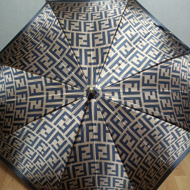 FENDI - FENDI 未使用 長傘 ズッカ柄 美品の通販 by りえ's shop FENDI - FENDI 未使用 長傘 ズッカ柄 美品の通販 by りえ's shop
