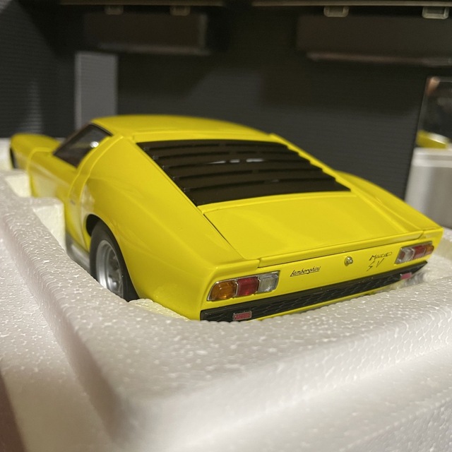 魅力的な価格 激レア色!絶版 未展示品 オートアート1/18