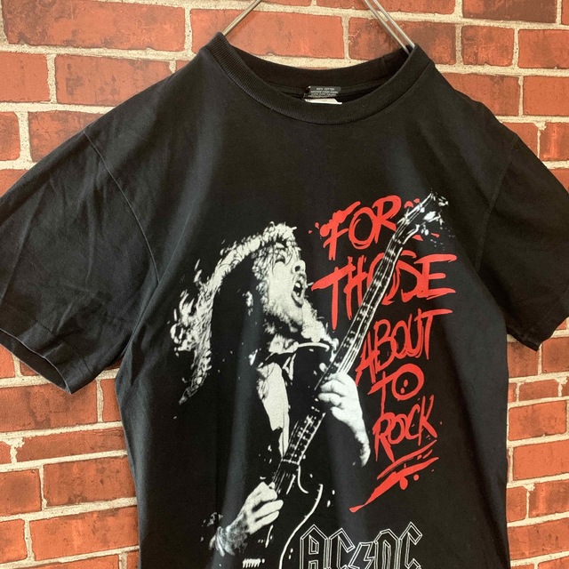 MUSIC TEE(ミュージックティー)の【大人気】AC/DC 両面プリント　バンドTシャツ 古着　半袖　ヴィンテージ メンズのトップス(Tシャツ/カットソー(半袖/袖なし))の商品写真