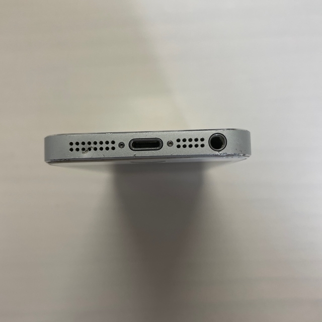 iPhone5s 32G silver docomo スマホ/家電/カメラのスマートフォン/携帯電話(スマートフォン本体)の商品写真