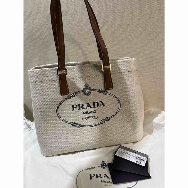 PRADA トートバッグ