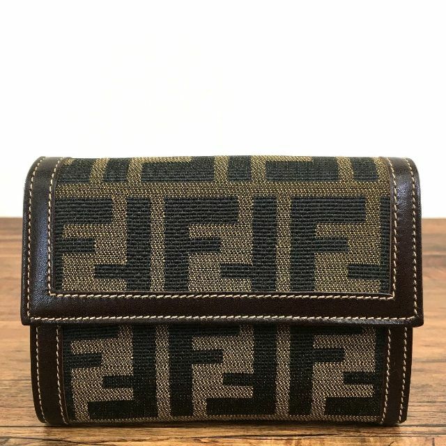 美品 FENDI 三つ折り財布 フェンディ ズッカ