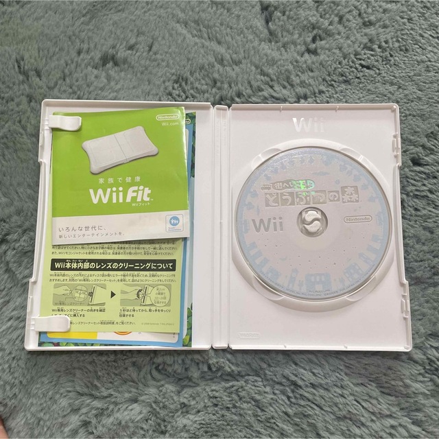 Wii(ウィー)の街へいこうよ どうぶつの森 Wii エンタメ/ホビーのゲームソフト/ゲーム機本体(家庭用ゲームソフト)の商品写真