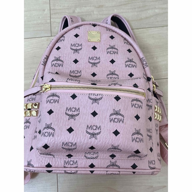 MCM バックリュック ピンク レディースのバッグ(リュック/バックパック)の商品写真