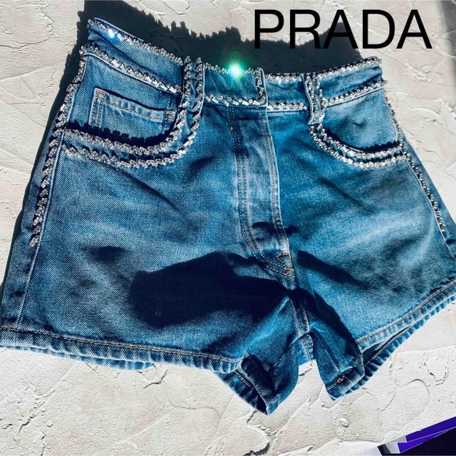 PRADA - 最終お値下げ❗️プラダ ビジュー付きショートデニムの通販 by