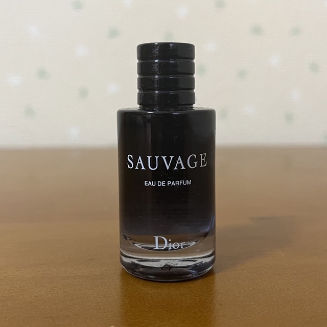 Dior(ディオール)のDIOR ソヴァージュ オードゥ パルファン香水10ml コスメ/美容の香水(香水(男性用))の商品写真