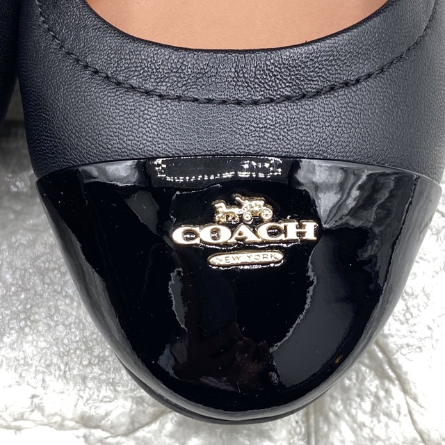 ★新品 coach コーチ バレエシューズ フラットシューズ 馬車ロゴ US5