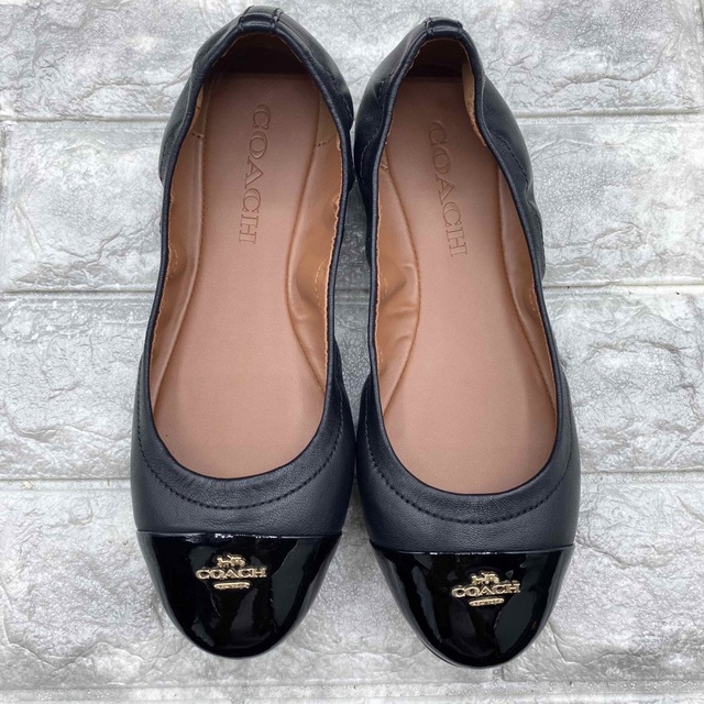 ★新品 coach コーチ バレエシューズ フラットシューズ 馬車ロゴ US5