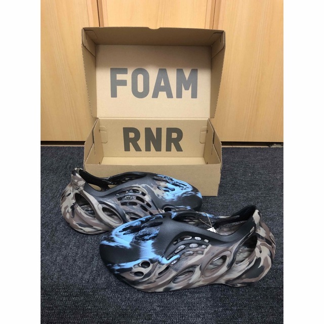 メンズadidas YEEZY Foam Runner フォーム ランナー シンダー