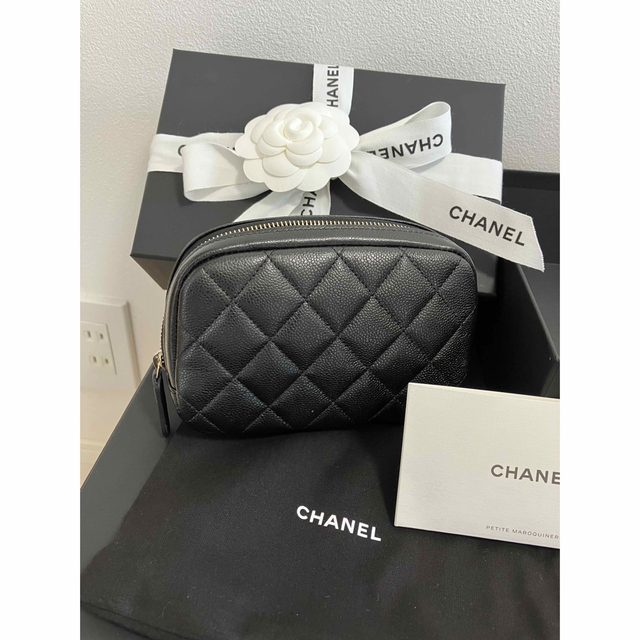 CHANEL 2023 新作　メイクポーチ