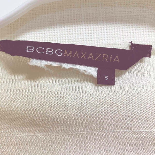 BCBGMAXAZRIA(ビーシービージーマックスアズリア)のビーシービージーマックスアズリア　カーディガン レディースのトップス(カーディガン)の商品写真