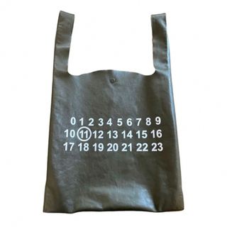 マルタンマルジェラ(Maison Martin Margiela)のmaison margiela マルジェラ カレンダーロゴレザーバッグ　カーキ(トートバッグ)