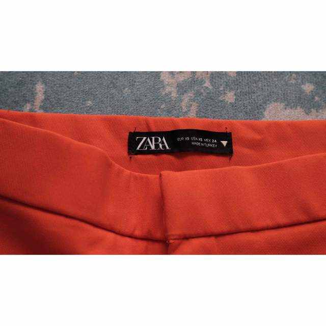 ZARA(ザラ)の⭐️Zara ⭐️ミニフレアパンツ ストロングコーラル レディースのパンツ(カジュアルパンツ)の商品写真