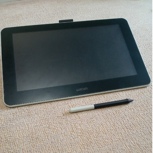 Wacom(ワコム)のWACOM ペンタブレット DTC133W0D スマホ/家電/カメラのPC/タブレット(タブレット)の商品写真