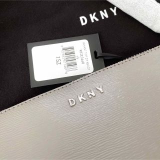 DKNY - DKNY Bryant レザー ショルダー バッグ グレー シルバー ...