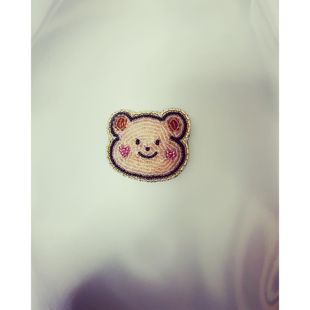 bear🐻ビーズ刺繍ブローチ ハンドメイドのアクセサリー(コサージュ/ブローチ)の商品写真