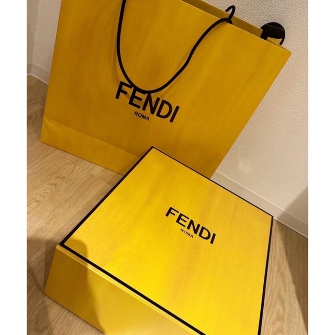 FENDI(フェンディ)のbell様専用　FENDI ピーカブー レディースのバッグ(ハンドバッグ)の商品写真