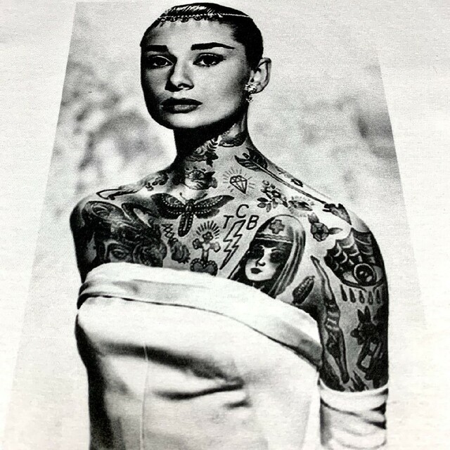 新品 オードリーヘプバーン ローマの休日 ワイルド タトゥー 映画 Tシャツ メンズのトップス(Tシャツ/カットソー(半袖/袖なし))の商品写真