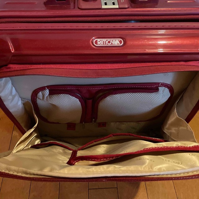 RIMOWA - RIMOWAキャリーケースの通販 by カビゴン85's shop|リモワ ...