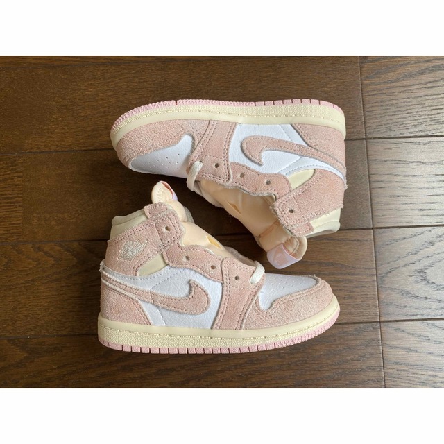 Jordan Brand（NIKE）(ジョーダン)のAir Jordan1 Retro High OG "Washed Pink"  キッズ/ベビー/マタニティのベビー靴/シューズ(~14cm)(スニーカー)の商品写真