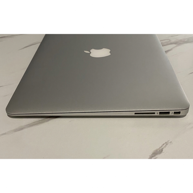 MacBook Air 13inch i5 4GB 128GB 2015 6