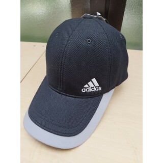 アディダス(adidas)の【新品】アディダスキャップ 57-60cmフリーサイズ(キャップ)