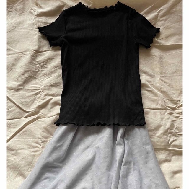 西松屋(ニシマツヤ)の（150cm）黒のブラウス キッズ/ベビー/マタニティのキッズ服女の子用(90cm~)(Tシャツ/カットソー)の商品写真