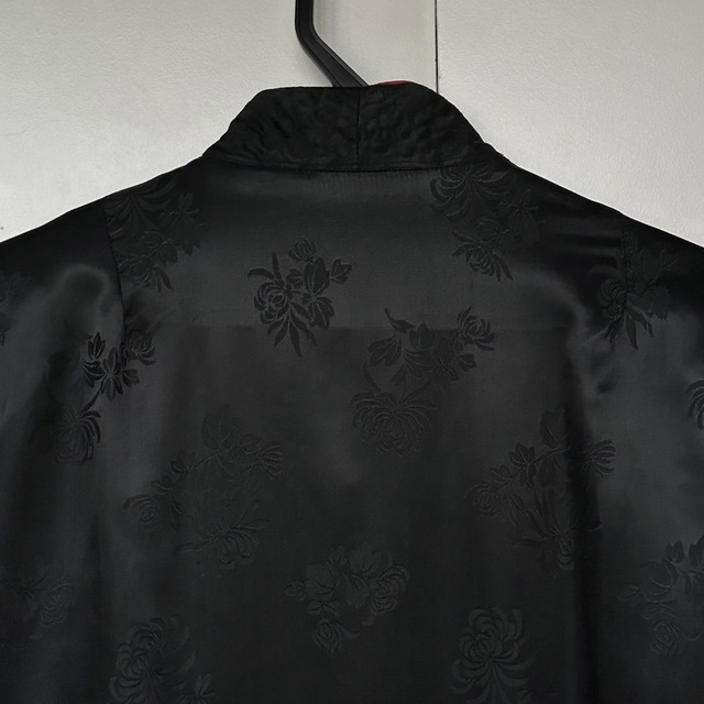 【美品】リバーシブルチャイナ服　ブラック×ピンク エンタメ/ホビーのコスプレ(衣装)の商品写真