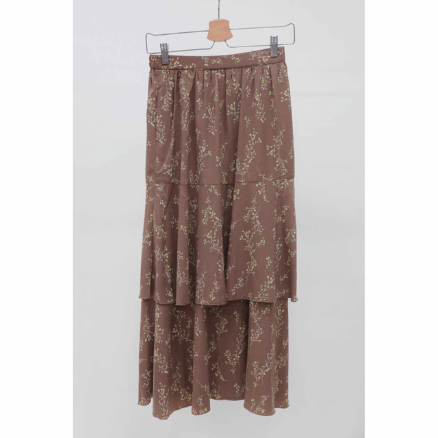 しまむら(シマムラ)のプチプラのあや　しまむら　花柄ティアードスカート　ブラウン　オンライン限定 レディースのスカート(ロングスカート)の商品写真