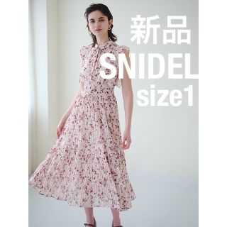 スナイデル(SNIDEL)のSNIDEL❤️Sustainableフリルプリーツワンピース❤️PBEG(ロングワンピース/マキシワンピース)