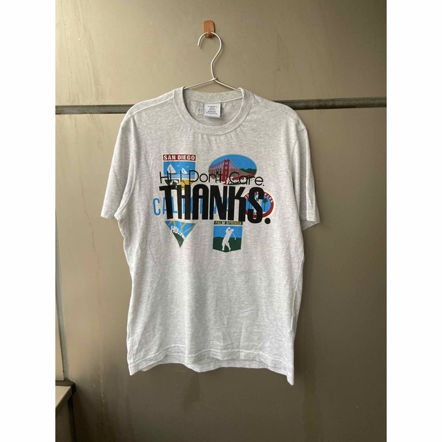 VETEMENTS(ヴェトモン)のVETEMENTS 18aw tourist "THANKS" TEEＴシャツ メンズのトップス(Tシャツ/カットソー(半袖/袖なし))の商品写真