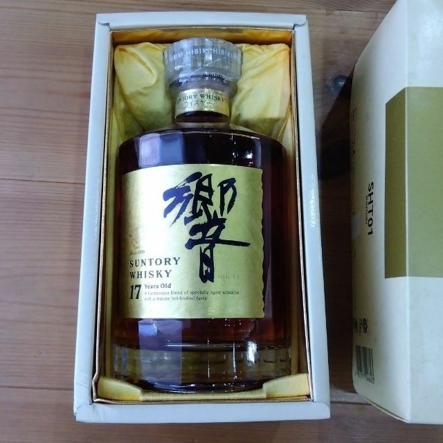 未開栓サントリーウイスキー 響17年 ゴールドラベル 750ml 箱付