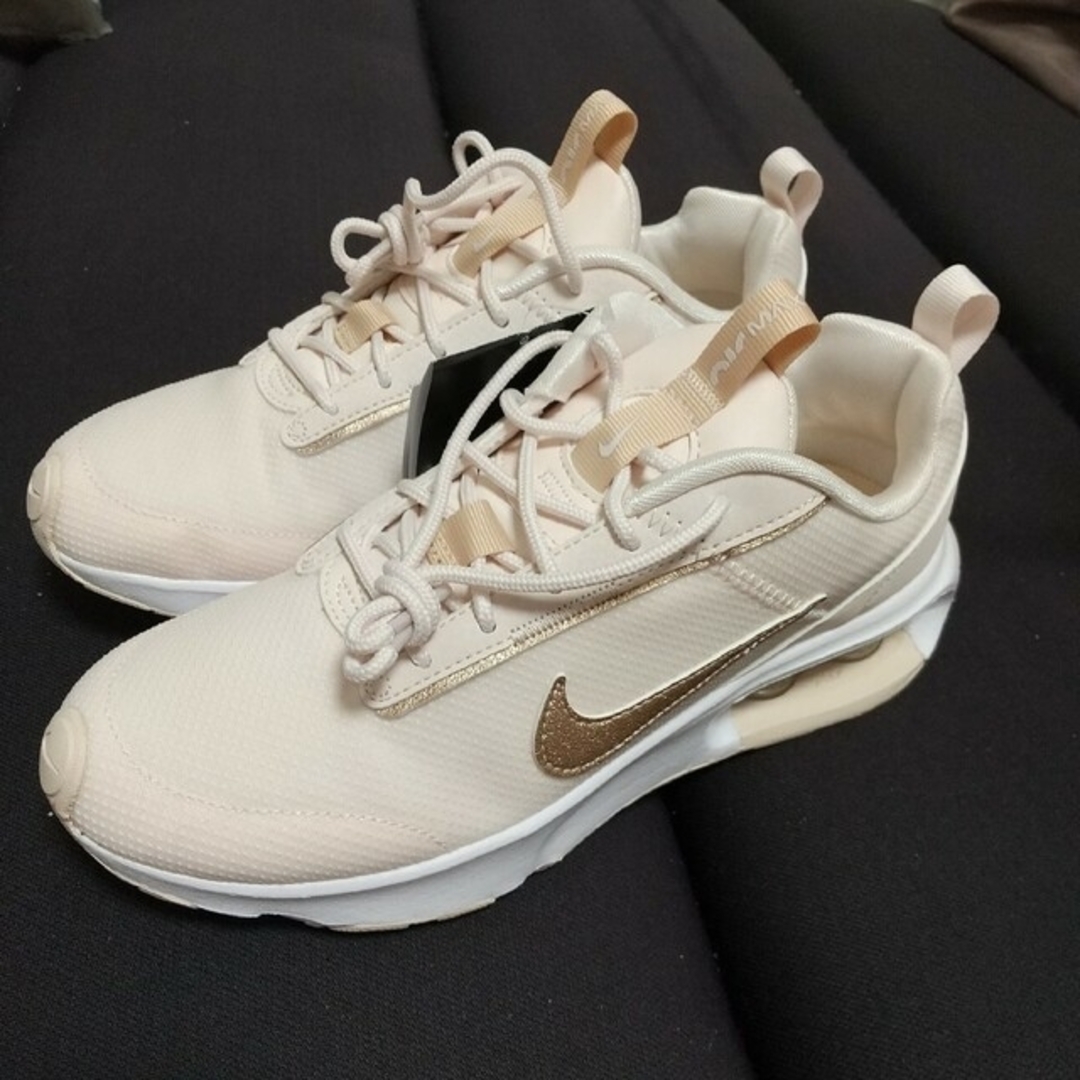 新品未使用　ナイキ NIKE スニーカー AIR MAX INTRLK ライト