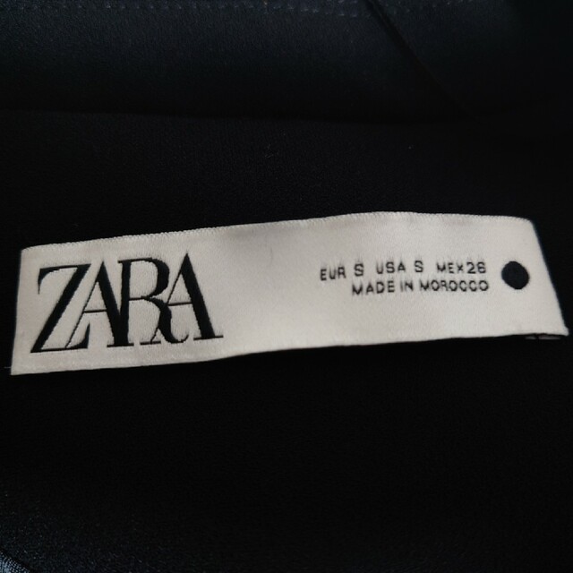 ZARA(ザラ)のZARA　ジレ　Sサイズ　ブラック レディースのトップス(ベスト/ジレ)の商品写真